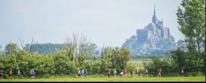 La maison d'hôtes Les Bruyères du Mont vous accueille dans la Baie du Mont Saint Michel 12 km du Mont St Michel entre St Malo et Granville  Nous vous proposons un séjour entre Bretagne et Normandie au sein de 4 chambres  et un gîte de charme. 