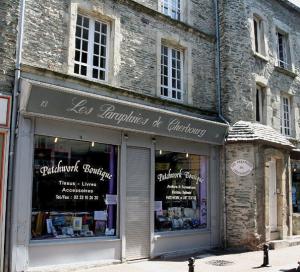 La maison d'hôtes Les Bruyères du Mont vous accueille dans la Baie du Mont Saint Michel 12 km du Mont St Michel entre St Malo et Granville  Nous vous proposons un séjour entre Bretagne et Normandie au sein de 4 chambres  et un gîte de charme. 