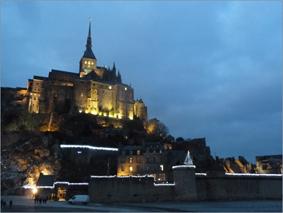 La maison d'hôtes Les Bruyères du Mont vous accueille dans la Baie du Mont Saint Michel 12 km du Mont St Michel entre St Malo et Granville Nous vous proposons un séjour entre Bretagne et Normandie au sein de 4 chambres et un gîte de charme.