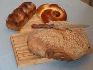 La maison d'hôtes Les Bruyères du Mont vous accueille dans la Baie du Mont Saint Michel 12 km du Mont St Michel entre St Malo et Granville Nous vous proposons un séjour entre Bretagne et Normandie au sein de 4 chambres et un gîte de charme.