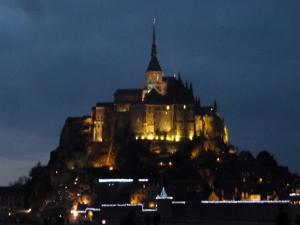 Le Mont-Saint-Michel illuminé