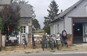 La maison d'hôtes Les Bruyères du Mont vous accueille dans la Baie du Mont Saint Michel 12 km du Mont St Michel entre St Malo et Granville  Nous vous proposons un séjour entre Bretagne et Normandie au sein de 4 chambres  et un gîte de charme. 