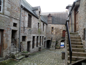 Cloches à Villedieu les Poêles